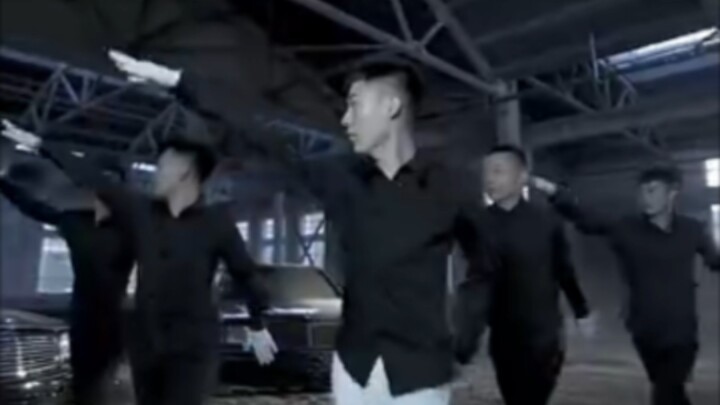 舞蹈姿势犹点意思的老艺术家