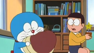 Tanuki biru yang menyukai dorayaki