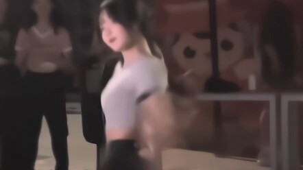 พี่สาวยังคงแสดงผลงานอย่างต่อเนื่อง