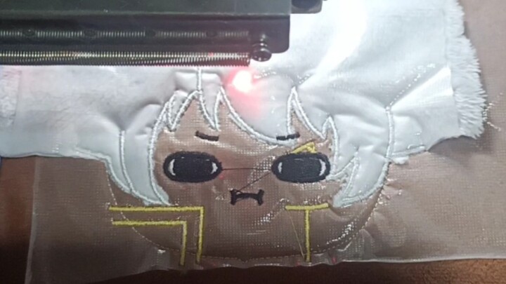 Let's take a look at the comfortable embroidery machine to make dough!