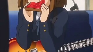 Yui Hirasawa Cute / 平沢唯