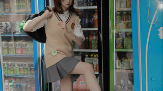 又在踢自动贩卖机