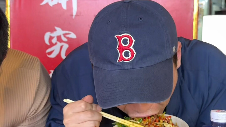 Challenging Chengdu’s spiciest fresh chili noodles and asking the boss for five times the spice
