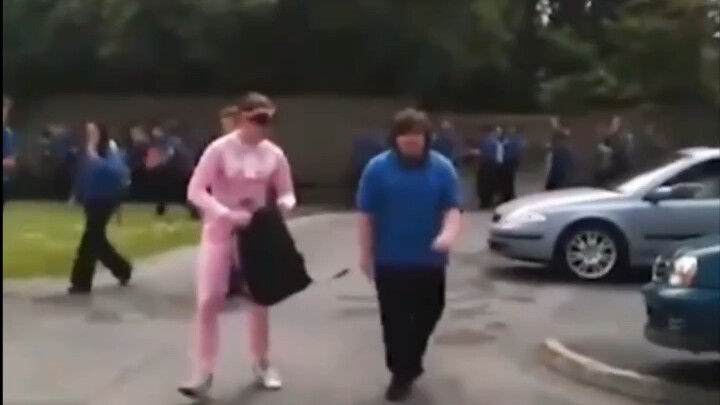 Nếu là tôi, tôi sẽ chuyển sang một thành phố khác để sống [cười khóc]