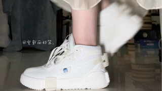 Is it true that only stupid shoes will change color?