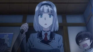 Apa reaksi pertama pahlawan wanita yandere ketika dia menemukan majikannya?