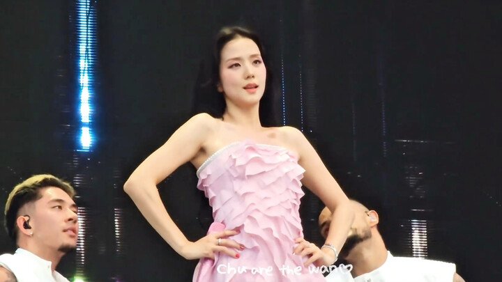 JISOO's Second Solo Stage: Earthquake