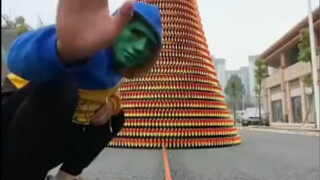 Cái này ít nhất phải mất một ngày mới xếp xong được nhỉ