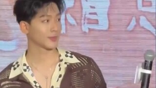 Hahaha i people brother and sister online social horror Yang Zi fans all kinds of tricks to scare Xi