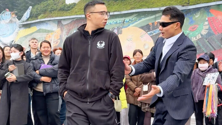 صدفة التقيت بالأستاذ شياو وهو يصور فيديو!