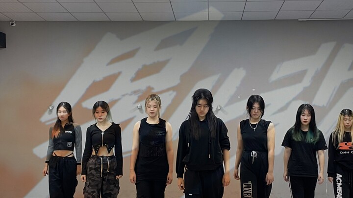 [Times Youth League] The No. 1 Male Song on the Internet Seven-Person Practice Room Super-Fire Cover