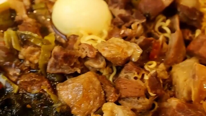 Menurut kalian, apakah mie yang dibuat Mondo autentik? Saya telah membuat sebuah jajak pendapat, men