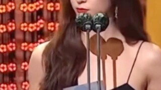 在绝对美貌面前，根本不畏惧低颅顶和贴头皮                                                【郑秀晶】