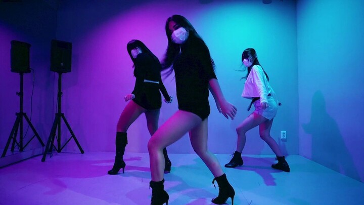 [I really love this charming woman] Sexy girl Bella's high heels and seductive jazz choreography "Di