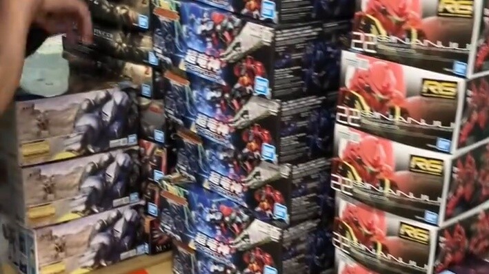 Waiting in line for 4 hours! ? Bandai Guangzhou Station opens for sale 2025 Spring Bandai Assembled 