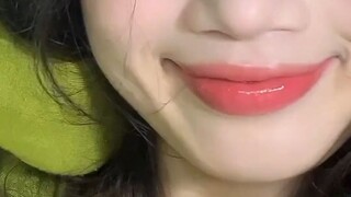 This lipstick is perfect for morning 8ers, and it's both moisturizing and nourishing! It's a real sa
