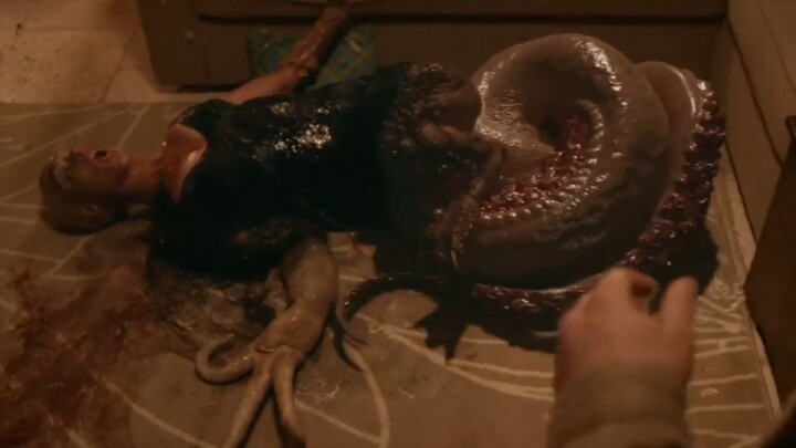 Every 20 years, you have to give birth to yourself… A perfect blend of Lovecraftian horror and liter