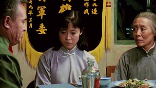 赵蒙生要帮连长还清欠帐。以隆重的形式送连长家属离开