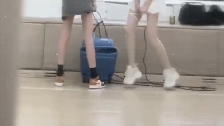 Gadis itu sangat imut