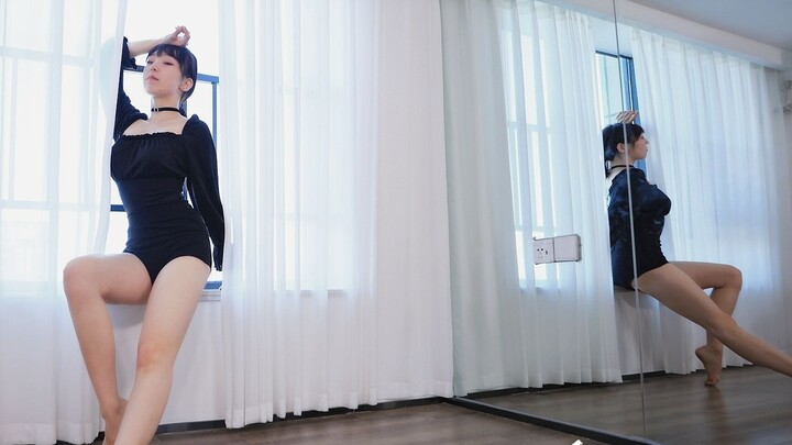 【奶糕】you are pitiful/One take without editing/Why are you so cold to me?/Familiar barefoot style/Sexy