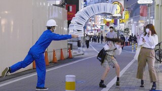 ブロックが崩れるドッキリ / FALLING BLOCKS PRANK in Japan