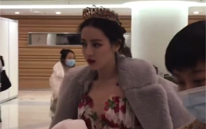 Pesta Penghargaan Bintang, Li Yifeng di belakang panggung