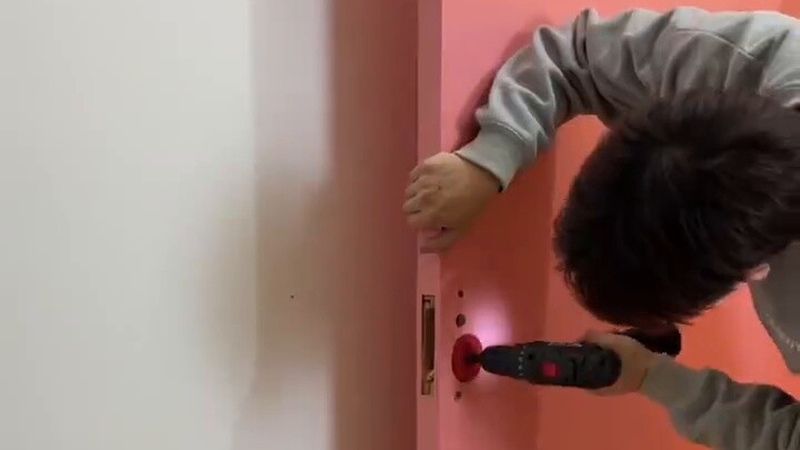 I moved Doraemon's "Anywhere Door" into my bedroom