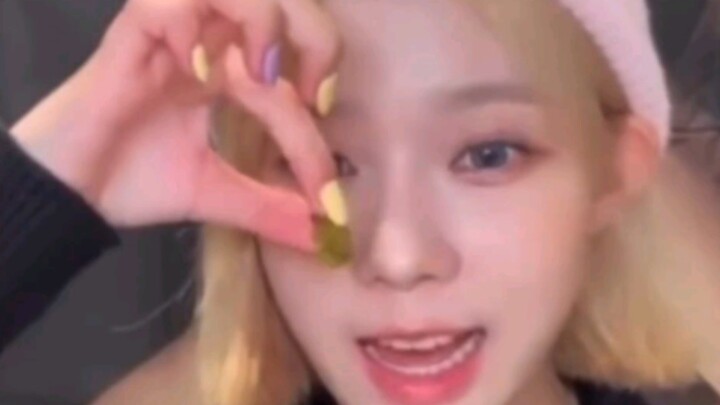 จินตงเถียนดูเหมือนเด็กน้อยที่ถูกดุ