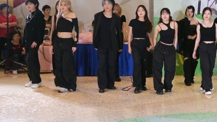 "Girls Never Die" tripleS I'm in charge, understand? Changsha's largest group road show Hongkun Huay