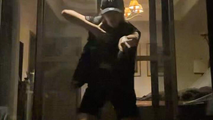 [TXT] คุณจะเข้าใจท่าเต้นนี้หลังจากเต้นแล้วเท่านั้น: Upside Down Kiss