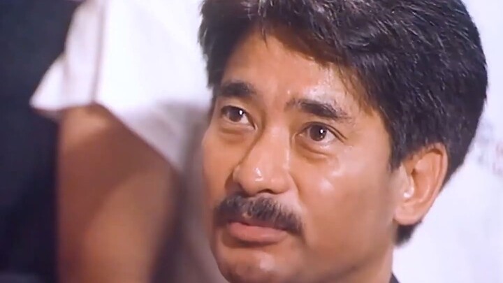 A man fantasizes about using a borrowed ten bucks to win an entire casino from someone else.