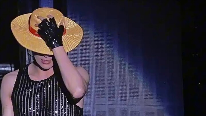 Fashion items of stars?! One Piece celebrity fans review!