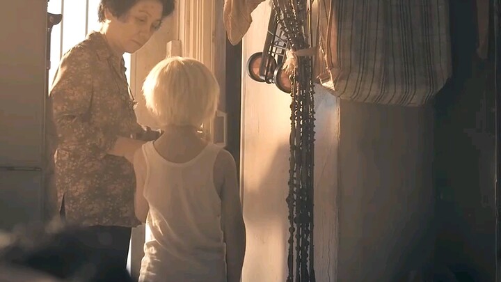 In a dilapidated apartment building, a giant zombie is kept as a pet #horrorfilm #tearjerker #shortf