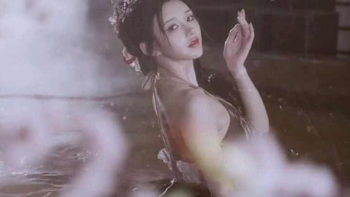 绝美古装女子，一舞倾城动人心！