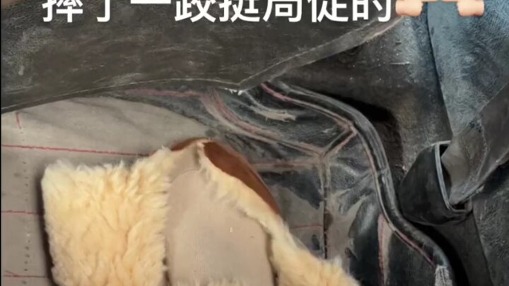 Đôi tất không có phản ứng gì.