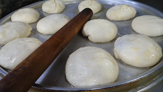 แพนเค้กเนื้อนึ่งเนื้อเยอะ / แพนเค้กเนื้อนึ่ง - อาหารข้างทางเกาหลี