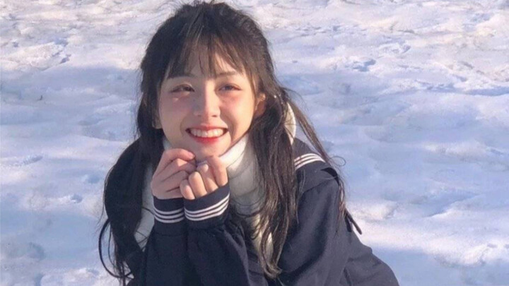 «ابتسامة الفتاة هي أكثر شيء شافي في العالم.»