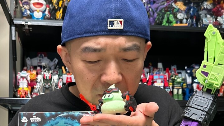 A toy with a smell! Bandai assembly model Cyber Warrior poop