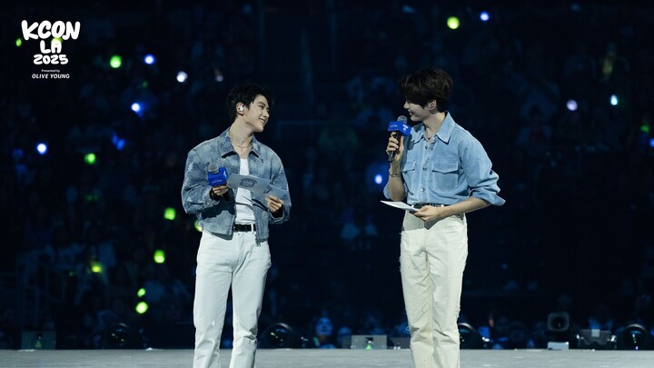 ZEROBASEONE Sung Hanbin & Seok Matthew MCs Day 1 | KCON LA 2025