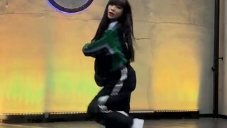 Bagian XG NewDance ini luhur banget. Koreografinya agak kentara (masih bisa dikenali setelah ganti w