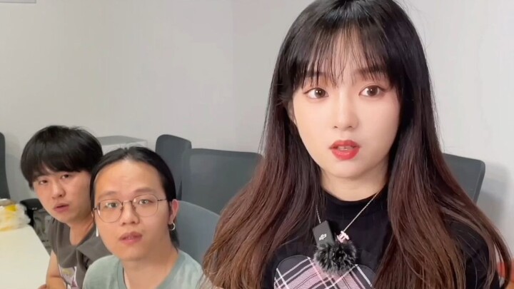 I didn’t bring any paper. Could someone please pass some over for me?