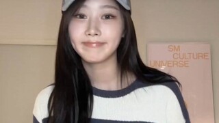 两位idol在SM公司内同一地点拍的challenge