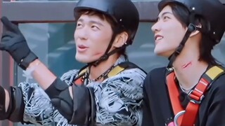 [Dilraba Dilmurat x Zhou Keyu] The younger brother must be very happy to see his sister defending hi