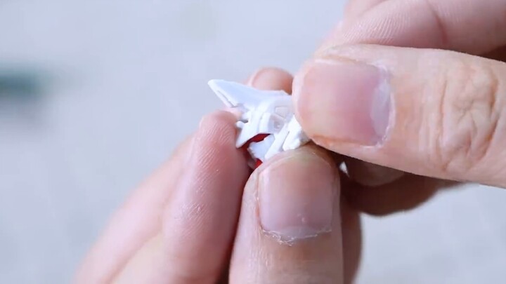 "Incomplete Guide to Changing the Color and Painting of HG Sonic Gundam"