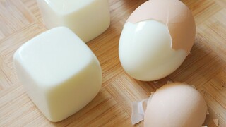 Selamat menikmati kuning telur, Pak. Selamat menikmati.