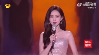 Meng Ziyi @Hunan TV New Year's Eve 2024