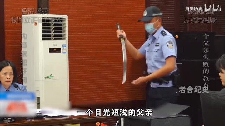 “Vậy… ít nhất tôi phải mở mắt ra…”
