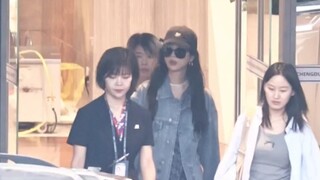 Yang Zi arrived in Chengdu, Sichuan on September 25, 2024. She said Sichuan Zimi was very welcoming 