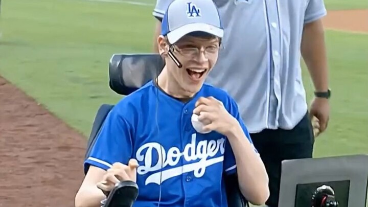 Muốn xem bóng đá mà không có vé thì phải làm sao?