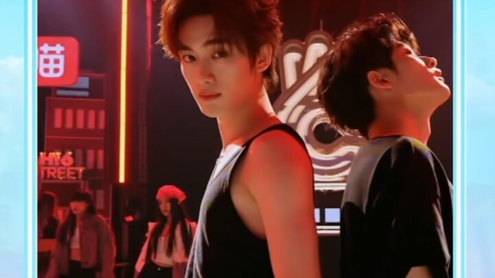 居然有两版耶！！